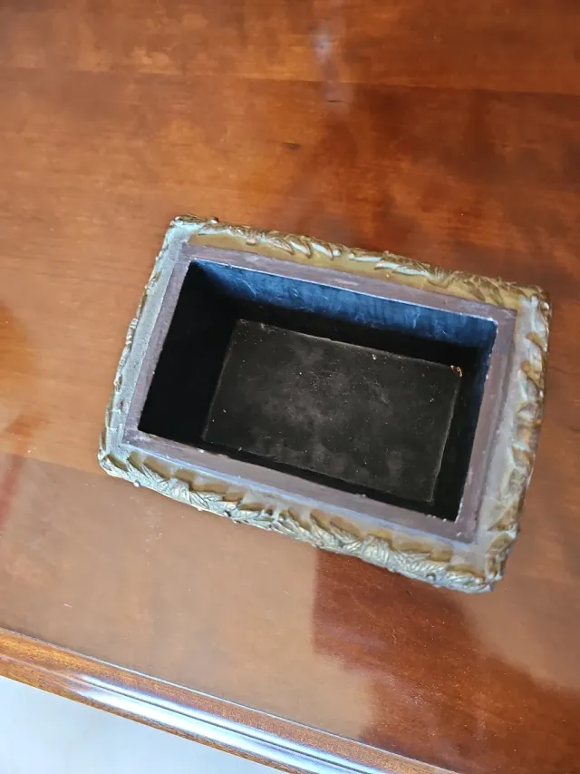 Caja decorativa elefante metal y madera