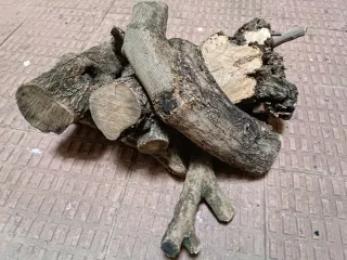 Sacco di legna per caminetto o barbecue a Madrid