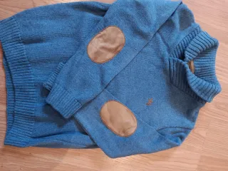 Jersey azul talla 6 con parches