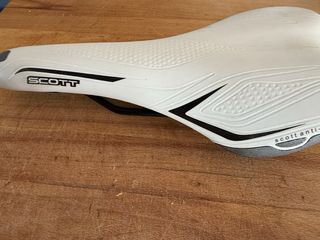 Sillín SCOTT blanco casi nuevo
