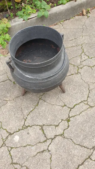 Panela de Ferro com 3 Pés - 35 Anos