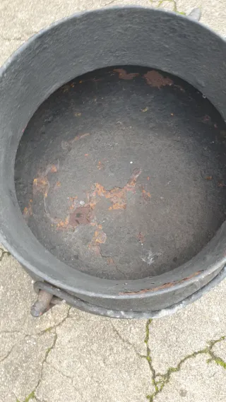 Panela de Ferro com 3 Pés - 35 Anos