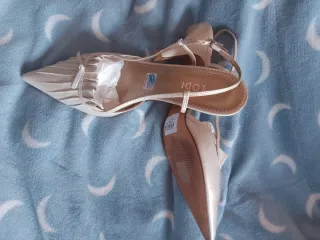 Zapatos LODI beige/dorados elegantes