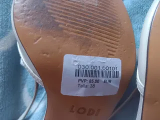 Zapatos LODI beige/dorados elegantes