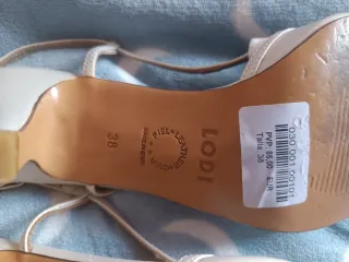 Zapatos LODI beige/dorados elegantes