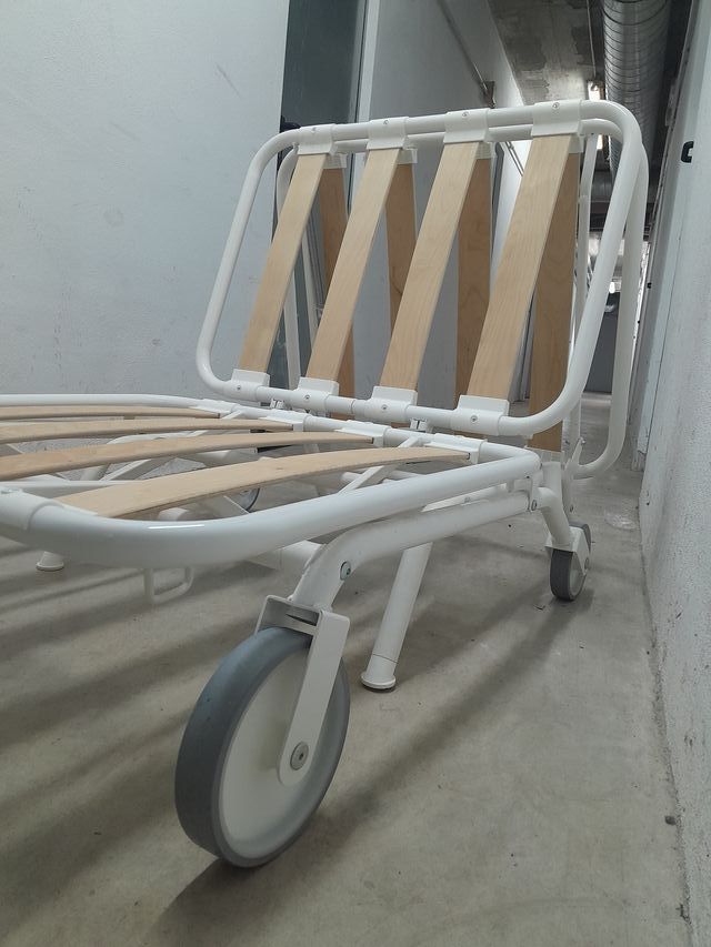 Sofá-cama individual Ikea con ruedas