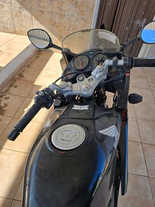Honda CBR 125R Negra