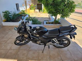Honda CBR 125R Negra