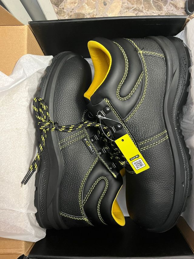 Botas de trabajo con puntera reforzada