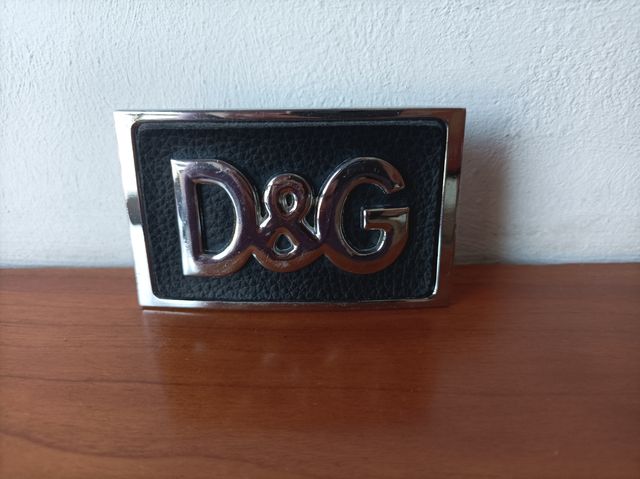 Hebilla Dolce & Gabbana D&G Negra y Plateada