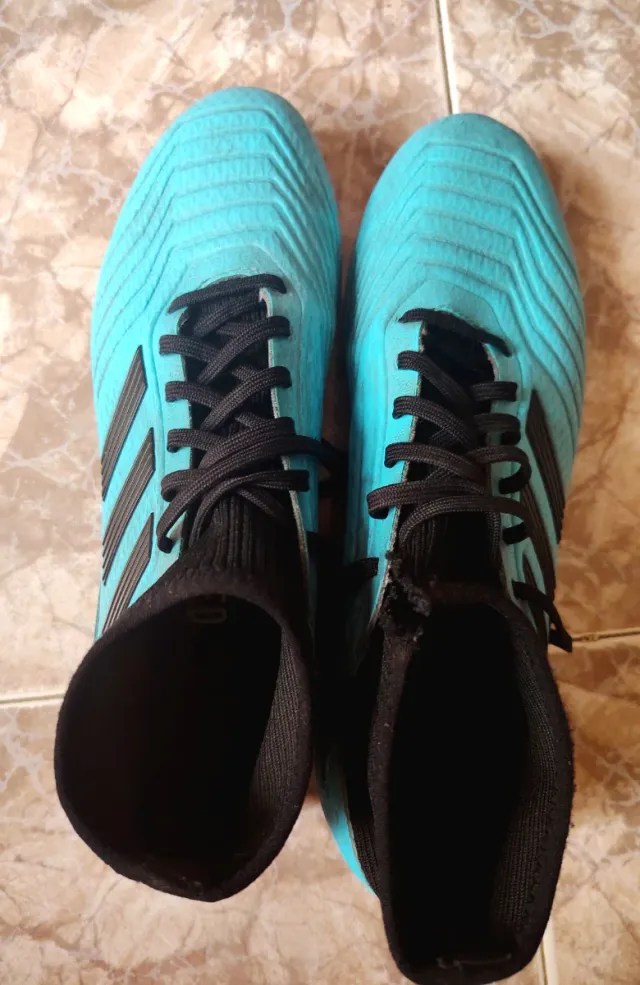 Botas de fútbol Adidas Predator niño