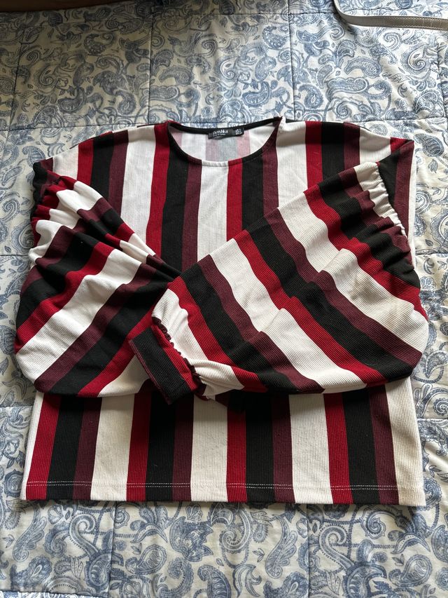 Sudadera de rayas verticales