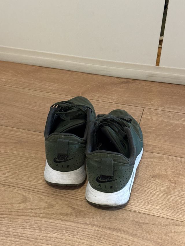 Zapatillas Nike Hombre Verde y Blanco