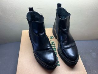 Varios zapatos de primerísimas marcas