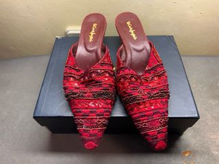 Varios zapatos de primerísimas marcas