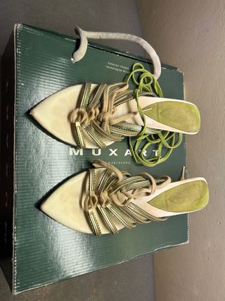 Varios zapatos de primerísimas marcas