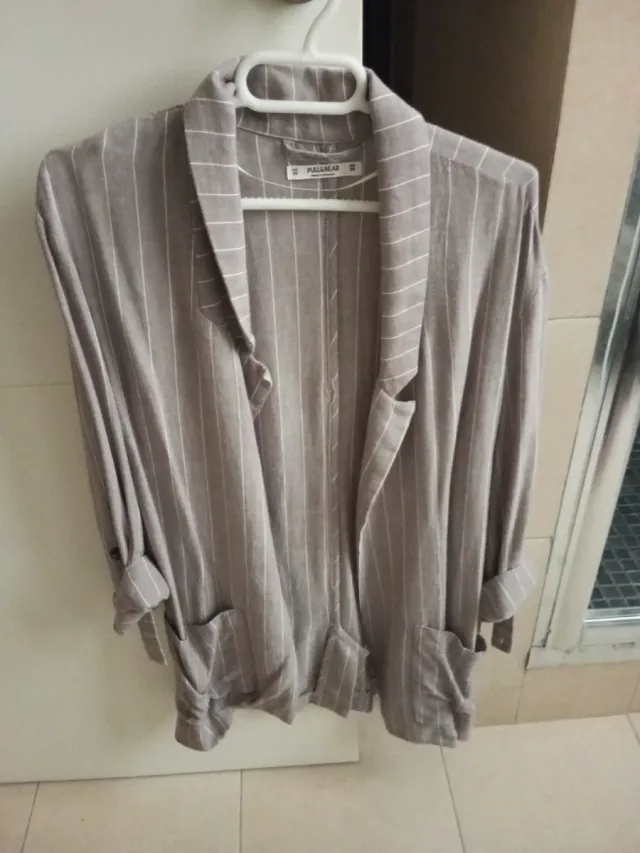 Chaqueta Pull&Bear Beige Talla xs. Tengo más ropa