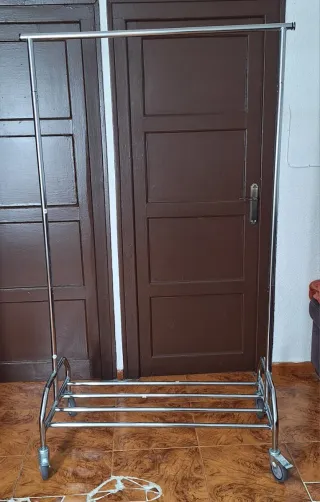 Perchero- zapatero  Metálico con Ruedas