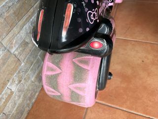 Moto correpasillos Hello Kitty negra y rosa
