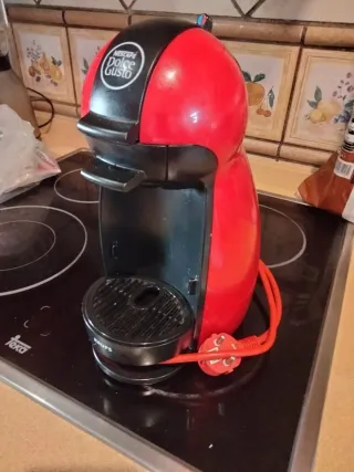 Cafetera Nescafé Dolce Gusto Roja