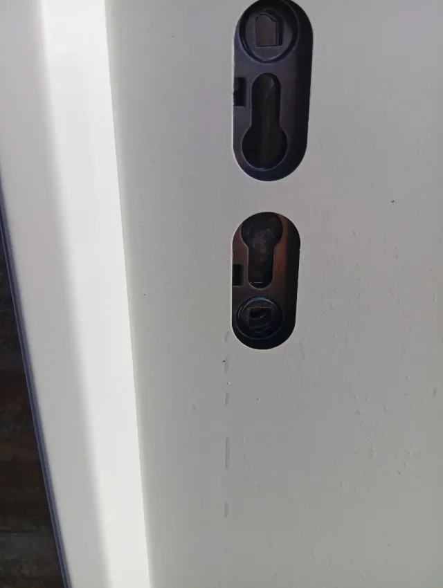 Puerta trastero reversible blanca galvanizada