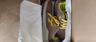 Botas de seguridad U-Power marrones y amarillas