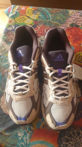 Zapatillas Adidas Bad Bunny Response CL