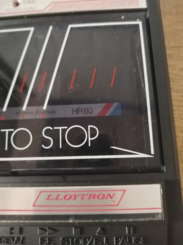 Gravador de Cassetes Lloytron Super Slim