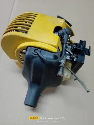 Motor desbrozadora McCulloch funcionando