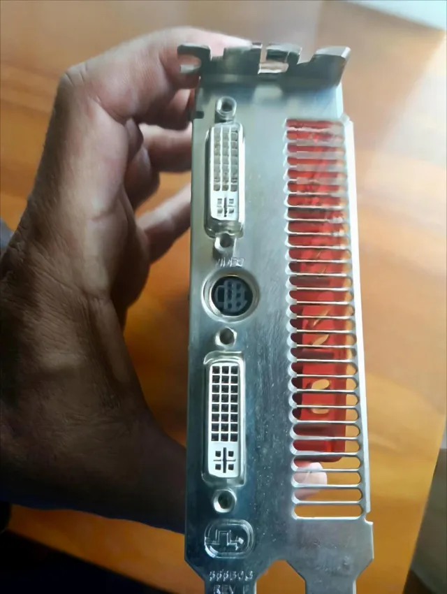 Placa Gráfica Gigabyte Neverwinter Ed. Especial