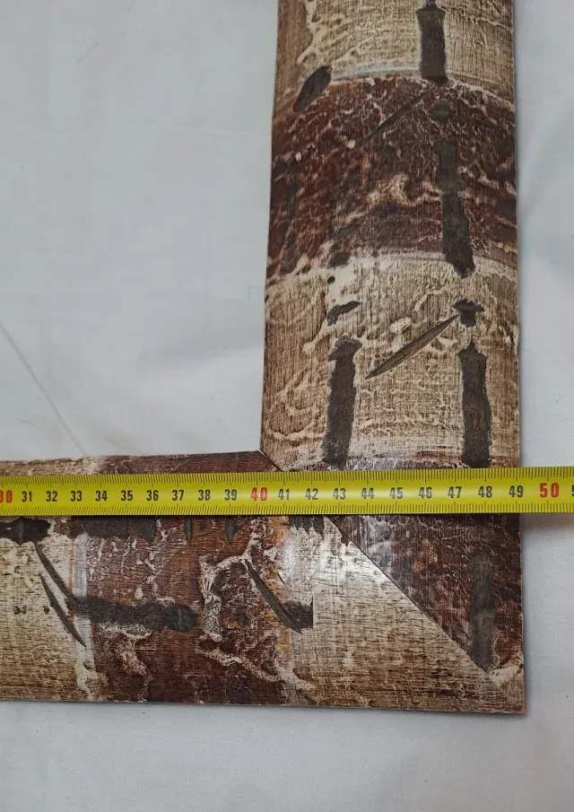 Marco de madera decorado beige y marrón