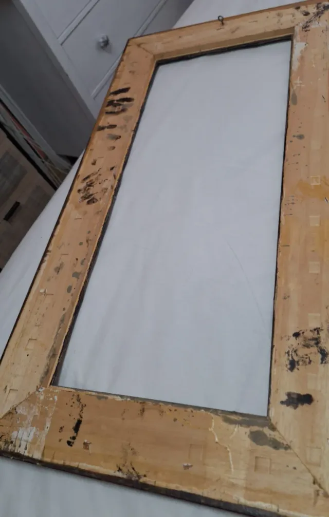 Marco de madera decorado beige y marrón