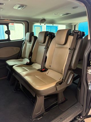 FORD TOURNEO CUSTOM L2 9 PLAZAS
