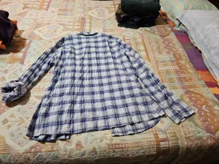 Camisa de cuadros azul y blanco