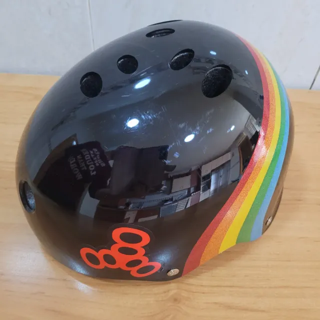 Casco Triple 8 Negro Arcoíris