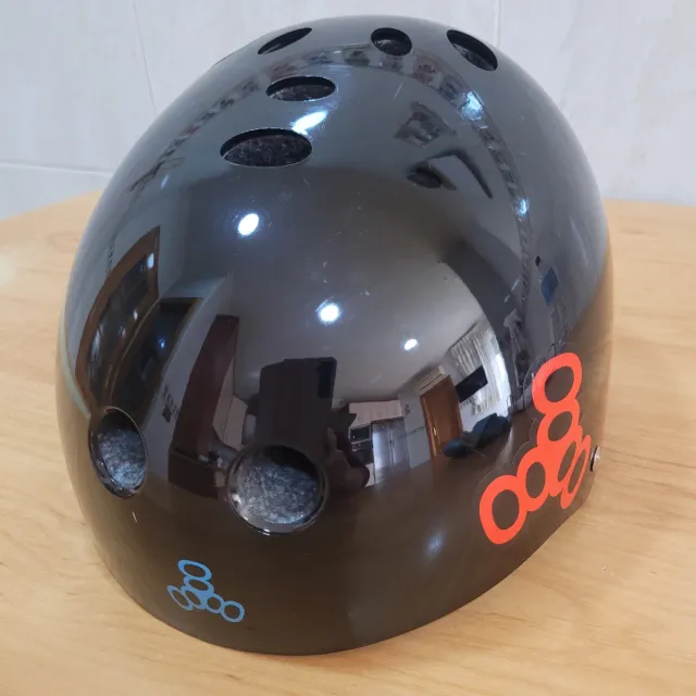 Casco Triple 8 Negro Arcoíris