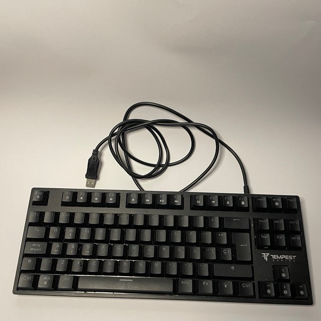 Teclado Mecánico Gamer Tempest Negro