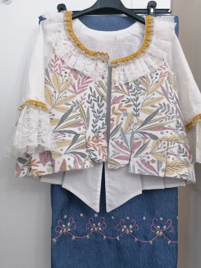 Falda y corpiño estilo serrana