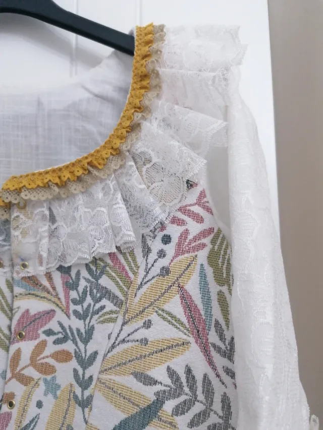 Falda y corpiño estilo serrana