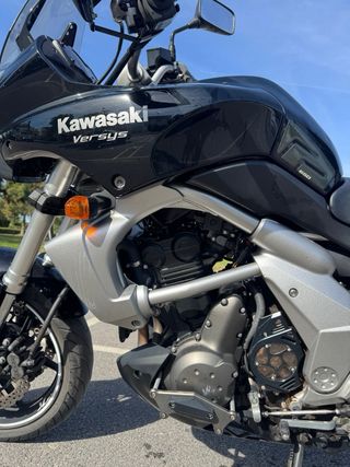 Kawasaki Versys 650 Negra