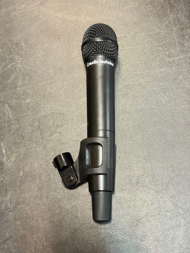 5 Micrófonos Inalámbricos con Rack