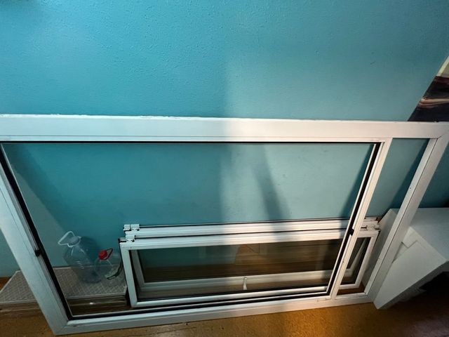 Ventana aluminio corredera 146x243 con persiana