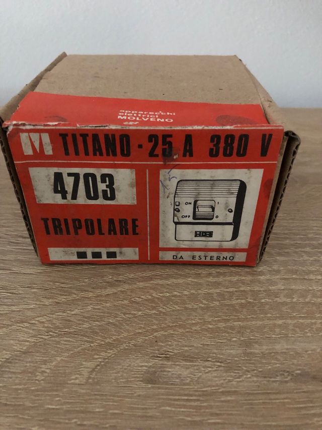 Interruttore Titano 25A 380V Tripolare 4703