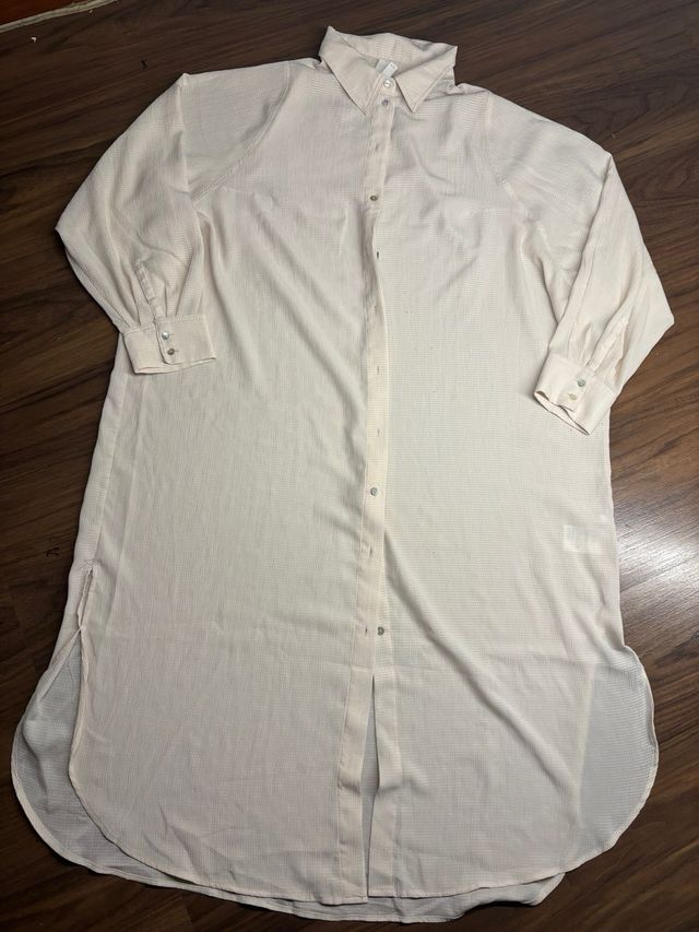 Camisa larga beige talla única