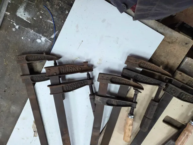 7 Sargentos Urko 70cm por 110 €.