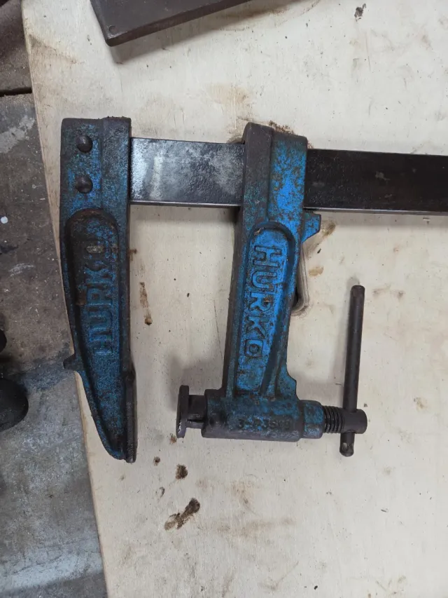 7 Sargentos Urko 70cm por 110 €.