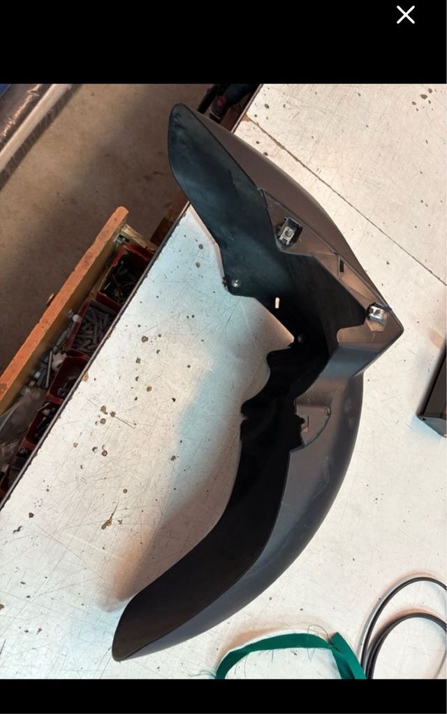 Carcasa de rueda negra