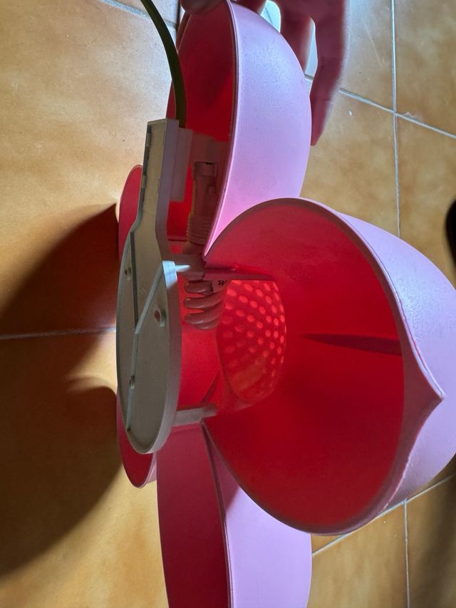 Lámpara flor rosa infantil