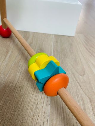 Gimnasio bebé madera con juguetes