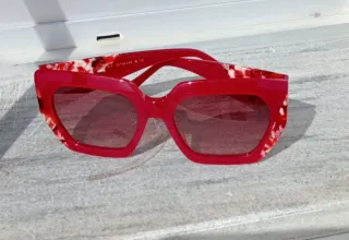 Gafas de sol polarizadas rojas